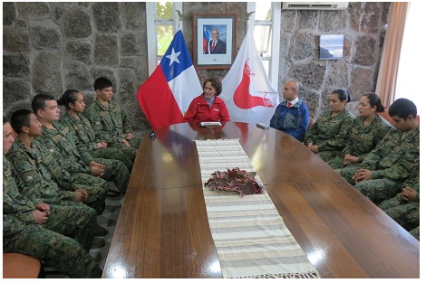 SALUDO A GOBERNADORA